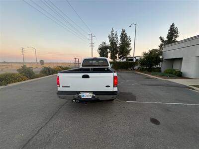 2005 Ford F-250 Super Duty XL 4dr Crew Cab XL   - Photo 8 - Madera, CA 93636