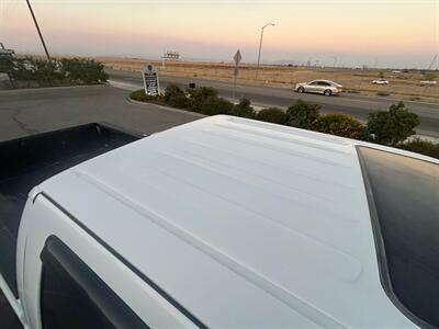 2005 Ford F-250 Super Duty XL 4dr Crew Cab XL   - Photo 19 - Madera, CA 93636