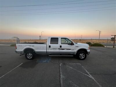 2005 Ford F-250 Super Duty XL 4dr Crew Cab XL   - Photo 4 - Madera, CA 93636