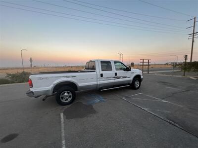 2005 Ford F-250 Super Duty XL 4dr Crew Cab XL   - Photo 5 - Madera, CA 93636
