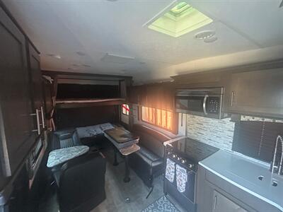 2020 Forest River Shockwave 27RQMX   - Photo 8 - Madera, CA 93636