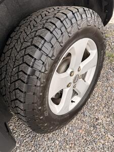 2011 Jeep Grand Cherokee Laredo - Photo 13 - Grand Junction, CO 81501