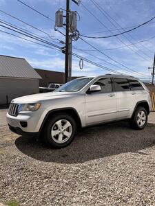 2011 Jeep Grand Cherokee Laredo - Photo 2 - Grand Junction, CO 81501
