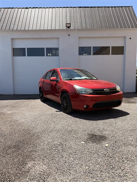 2011 Ford Focus SES's photo