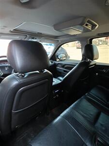 2012 Cadillac Escalade Premium - Photo 10 - Lakewood, CO 80214