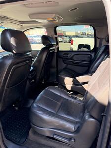 2007 GMC Yukon XL Denali - Photo 9 - Lakewood, CO 80214