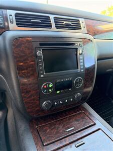 2007 GMC Yukon XL Denali - Photo 7 - Lakewood, CO 80214
