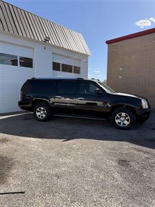2007 GMC Yukon XL Denali - Photo 2 - Lakewood, CO 80214