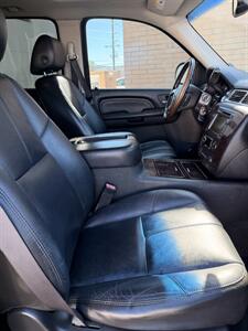 2007 GMC Yukon XL Denali - Photo 13 - Lakewood, CO 80214