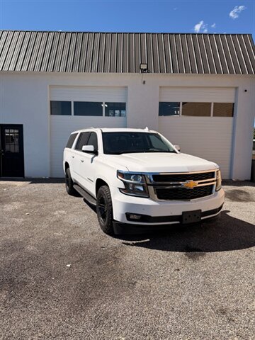 2017 Chevrolet Suburban LT   - Photo 1 - Grand Junction, CO 81501