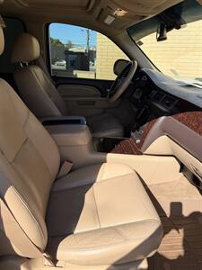2011 GMC Yukon XL Denali   - Photo 13 - Grand Junction, CO 81501