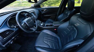2015 Chrysler 200 Series S   - Photo 11 - Sacramento, CA 95618