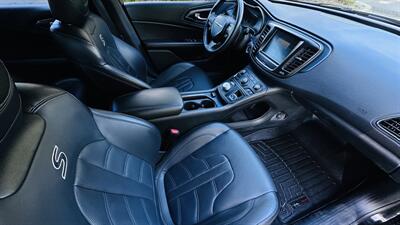 2015 Chrysler 200 Series S   - Photo 17 - Sacramento, CA 95618