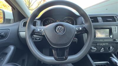 2017 Volkswagen Jetta 1.4T Trendline Plus   - Photo 18 - Davis, CA 95618