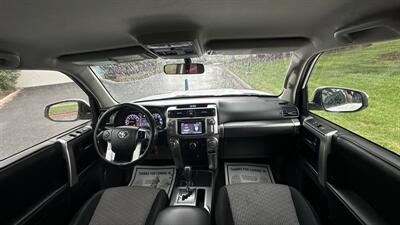 2015 Toyota 4Runner SR5   - Photo 15 - Sacramento, CA 95618