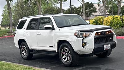 2015 Toyota 4Runner SR5   - Photo 4 - Sacramento, CA 95618