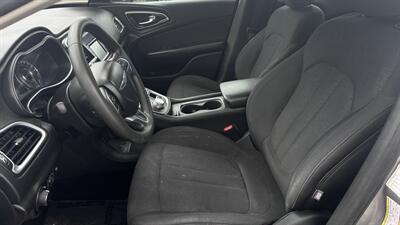 2016 Chrysler 200 Limited   - Photo 9 - Davis, CA 95618