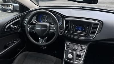 2016 Chrysler 200 Limited   - Photo 11 - Davis, CA 95618