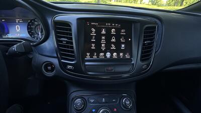 2015 Chrysler 200 S - Photo 15 - Sacramento, CA 95618