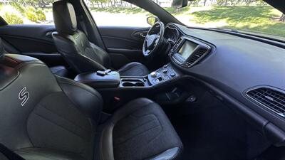 2015 Chrysler 200 S - Photo 10 - Sacramento, CA 95618