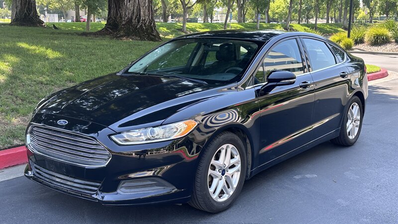 2016 Ford Fusion SE - Photo 1 - Davis, CA 95618