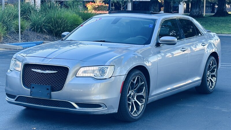 2015 Chrysler 300 Series Limited  
