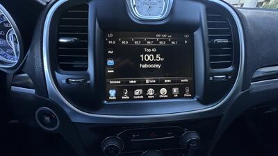 2015 Chrysler 300 Series Limited - Photo 15 - Sacramento, CA 95618