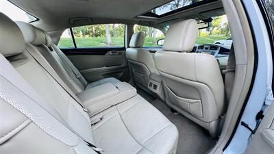 2011 Toyota Avalon XLS   - Photo 11 - Sacramento, CA 95618