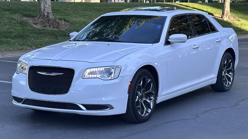 2015 Chrysler 300 Series Limited   - Photo 1 - Sacramento, CA 95618