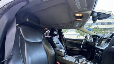 2016 Chrysler 300 Series Limited - Photo 15 - Sacramento, CA 95618