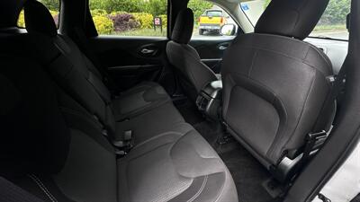 2016 Jeep Cherokee Latitude 75th Anniversary   - Photo 12 - Sacramento, CA 95618