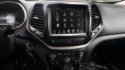 2016 Jeep Cherokee Latitude 75th Anniversary   - Photo 19 - Sacramento, CA 95618