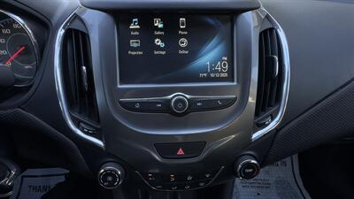 2017 Chevrolet Cruze LT Auto   - Photo 15 - Sacramento, CA 95618