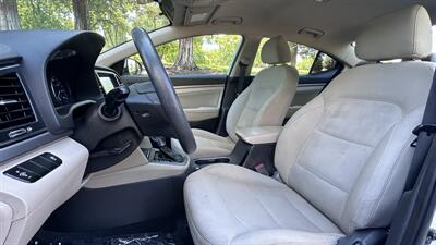 2017 Hyundai ELANTRA SE   - Photo 9 - Davis, CA 95618
