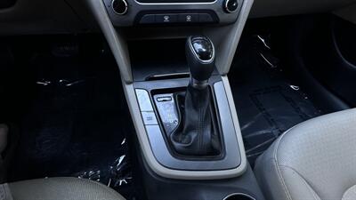 2017 Hyundai ELANTRA SE   - Photo 16 - Davis, CA 95618
