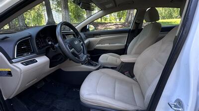 2017 Hyundai ELANTRA SE   - Photo 10 - Davis, CA 95618
