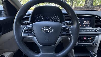 2017 Hyundai ELANTRA SE   - Photo 13 - Davis, CA 95618