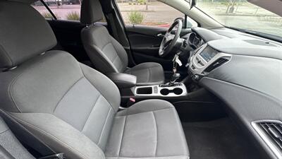 2018 Chevrolet Cruze LS Auto   - Photo 13 - Sacramento, CA 95618