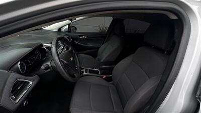 2018 Chevrolet Cruze LS Auto   - Photo 9 - Sacramento, CA 95618