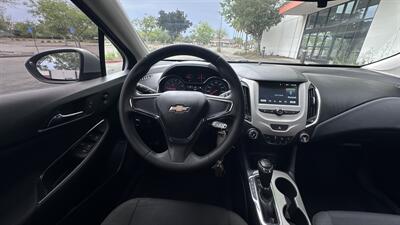 2018 Chevrolet Cruze LS Auto   - Photo 15 - Sacramento, CA 95618