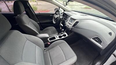 2018 Chevrolet Cruze LS Auto   - Photo 12 - Sacramento, CA 95618