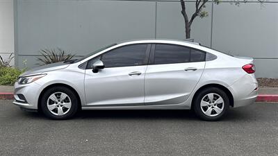 2018 Chevrolet Cruze LS Auto   - Photo 4 - Sacramento, CA 95618