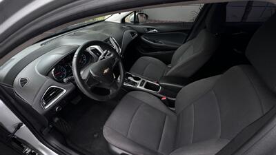 2018 Chevrolet Cruze LS Auto   - Photo 10 - Sacramento, CA 95618