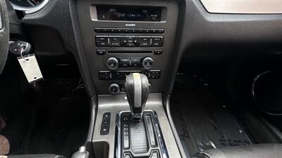 2013 Ford Mustang V6 Premium - Photo 10 - Sacramento, CA 95618