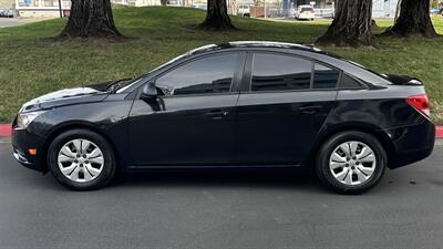 2014 Chevrolet Cruze LS Auto - Photo 3 - Sacramento, CA 95618