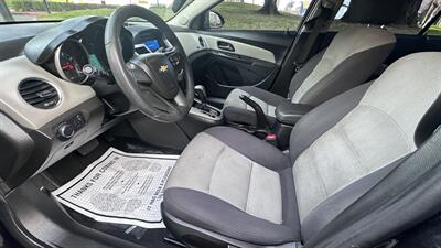 2014 Chevrolet Cruze LS Auto - Photo 7 - Sacramento, CA 95618