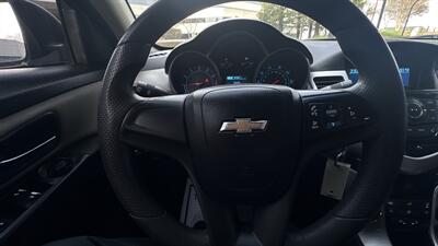 2014 Chevrolet Cruze LS Auto - Photo 14 - Sacramento, CA 95618