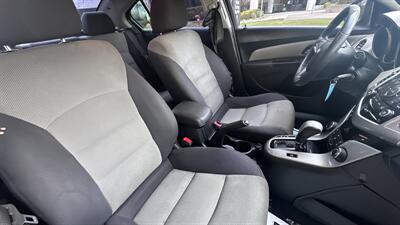 2014 Chevrolet Cruze LS Auto - Photo 11 - Sacramento, CA 95618