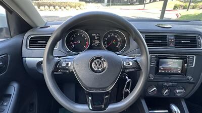 2017 Volkswagen Jetta 1.4T S   - Photo 10 - Davis, CA 95618