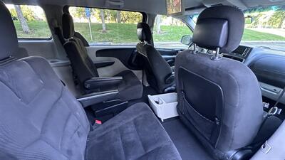 2016 Dodge Grand Caravan SXT - Photo 14 - Sacramento, CA 95618